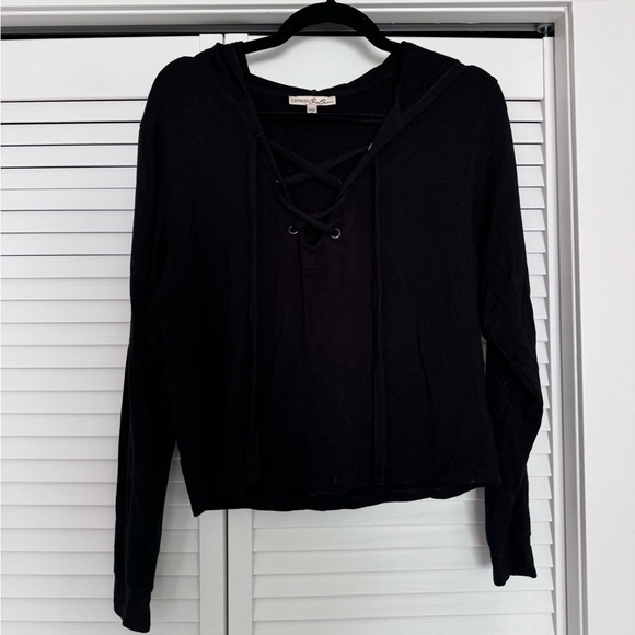 Express Black Cropped Sweater - Picture 1 of 2